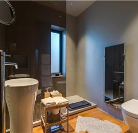 11 Bedroom Villa with Outdoor Pool and Indoor Penthouse Pool near Pula, sleeps 22-26